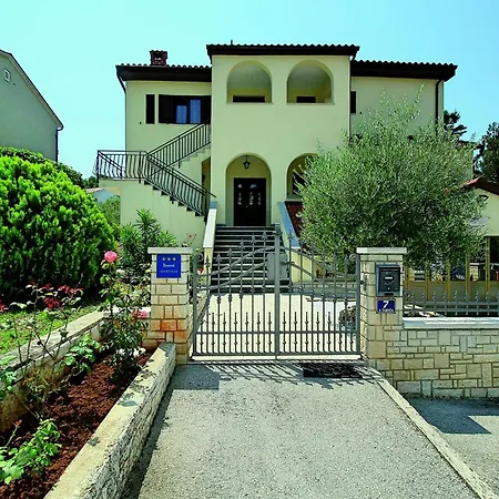 Apartman Asantica I *